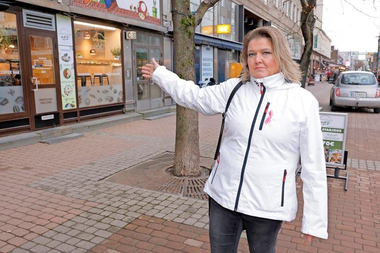 Ravintolat siirtyivät Titta-Lisen nimiin eurolla. Hänen mukaansa Sedu kuitenkin johti yrityksiä taustalta.