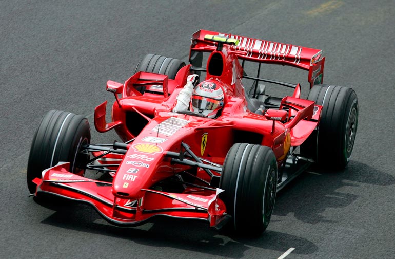 Jäämies ajoi Ferrari-tallissa vuosina 2007–2009 sekä 2014–2018 eli yhteensä kahdeksan kautta.