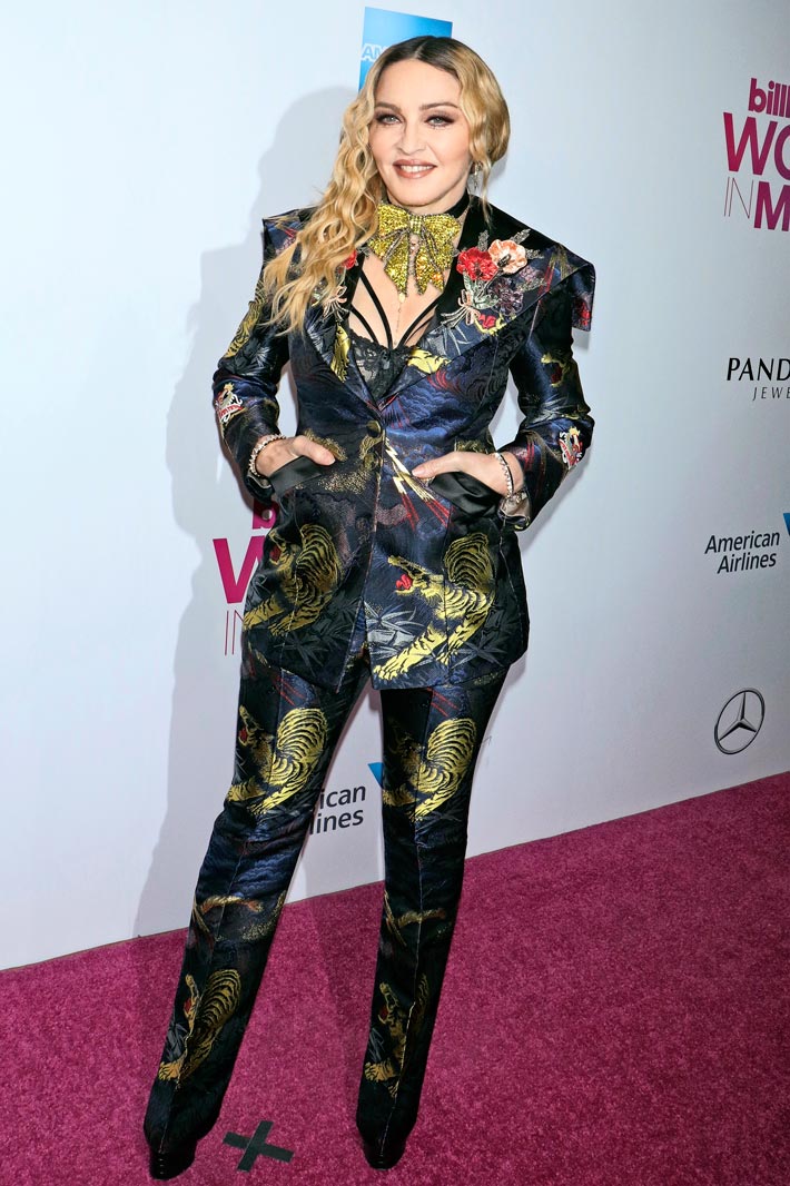 Madonna, 63, ja muut leijonat saavat talven mittaan lohtua rakkaudesta, kun kaikki muu mättää.
