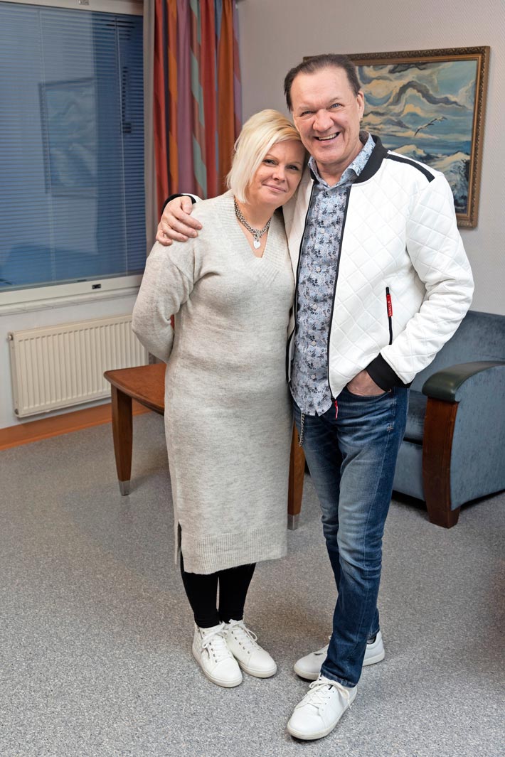 Rakkaustarina sai alkunsa, kun Tapsa tarjosi Merjalle keikan jälkeen kyydin kotiin.