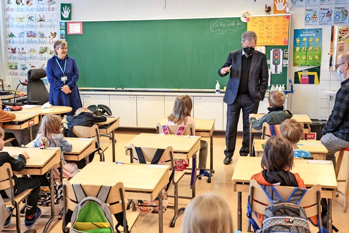 Tasavallan presidentti puhui Kemin Syväkankaan koulun oppilaille koulukiusaamisesta. – Vierailusta tuli hyvä mieli, Sauli sanoo.