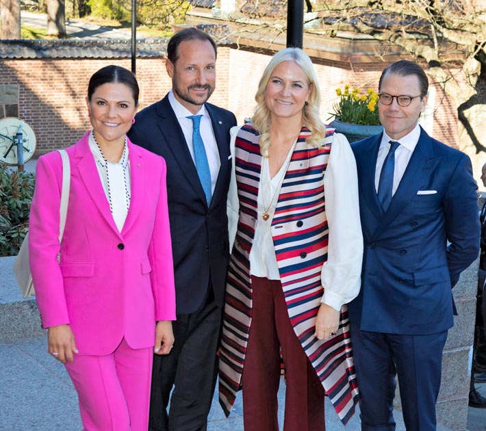 Victoria, Haakon, Mette-Marit ja Daniel