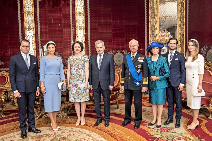 Kuningasperheen ja presidenttiparin tapaamisessa vallitsi helpottunut tunnelma.
