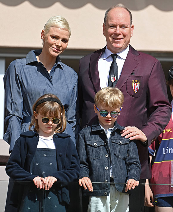 Monacon ruhtinaspari Albert ja Charlene sekä prinssi Jacques ja prinsessa Gabriella