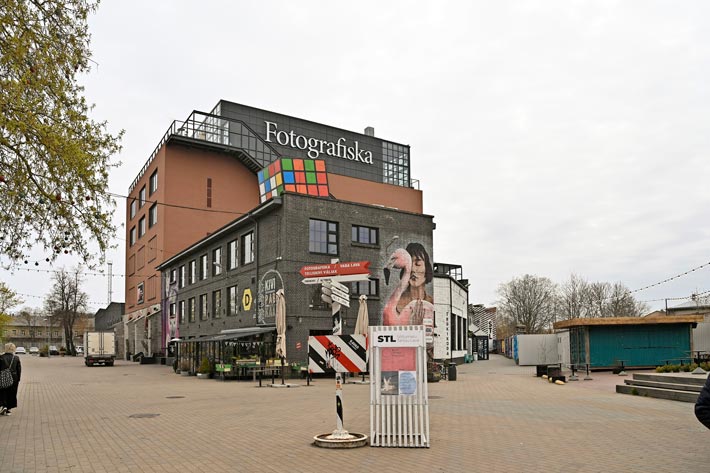 Fotografiskassa voi nauttia valokuvanäyttelyiden lisäksi myös maittavasta ruuasta. Trendikkäällä Telliskiven alueella riittää ihasteltavaa.