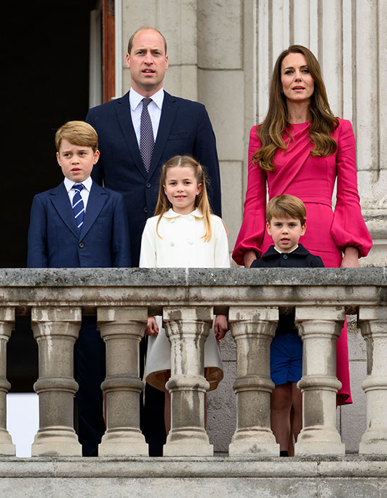 Cambridgen herttuapari William ja Catherine, prinssit George ja Louis sekä prinsessa Charlotte