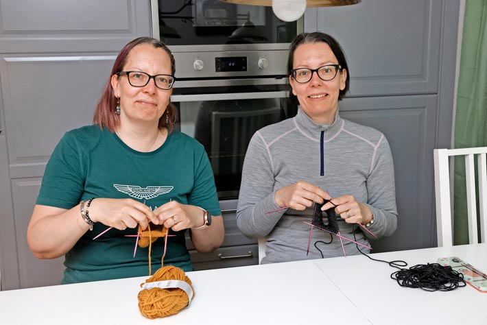 Iinan sisko Laura Nurminen on ollut tärkeä tuki vaikeimpina aikoina. – Tapaamme usein, ja silloin keksimme mukavaa yhteistä tekemistä.