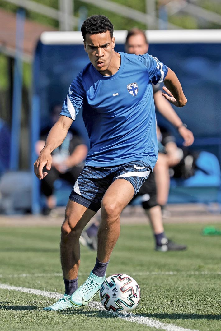 HJK:ssa pelaava Pyry Soiri on myös maajoukkue Huuhkajien riveissä.