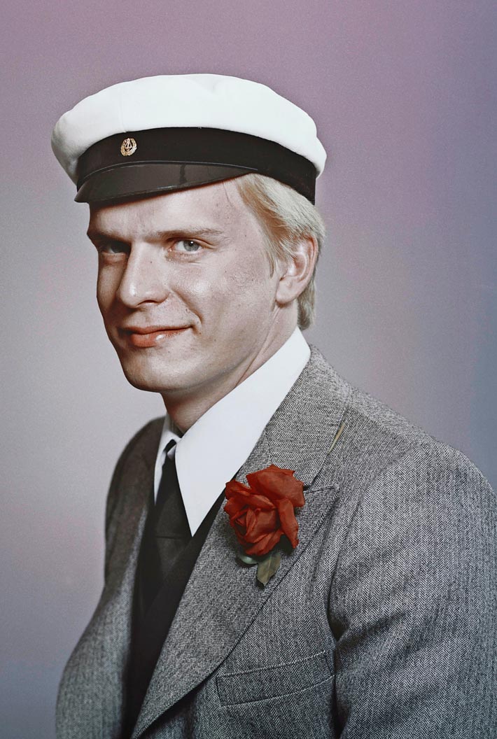 Jukan loistelias ura käynnistyi samana vuonna kun hän kirjoitti ylioppilaaksi eli 1977. Tuolloin hän oli karvan päälle parikymppinen nuorimies.