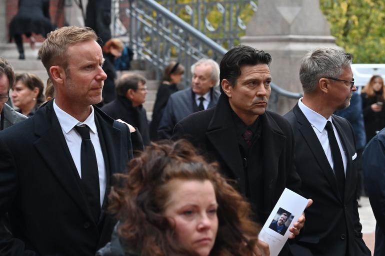 Mikko Ilonen ja Jari Litmanen halusivat sururauhan eivätkä antaneet haastatteluja.