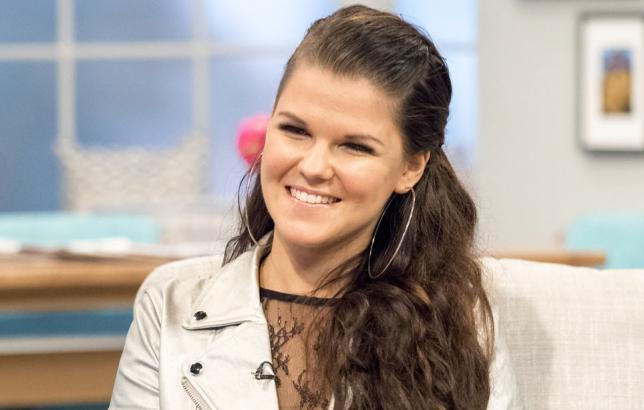 Saara Aalto haastattelussa.