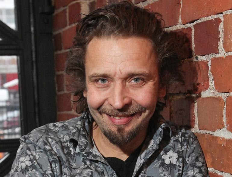 Stand up -koomikko Ilari Johansson.