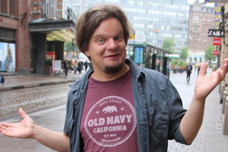 Stand up -koomikko Ismo Leikola.
