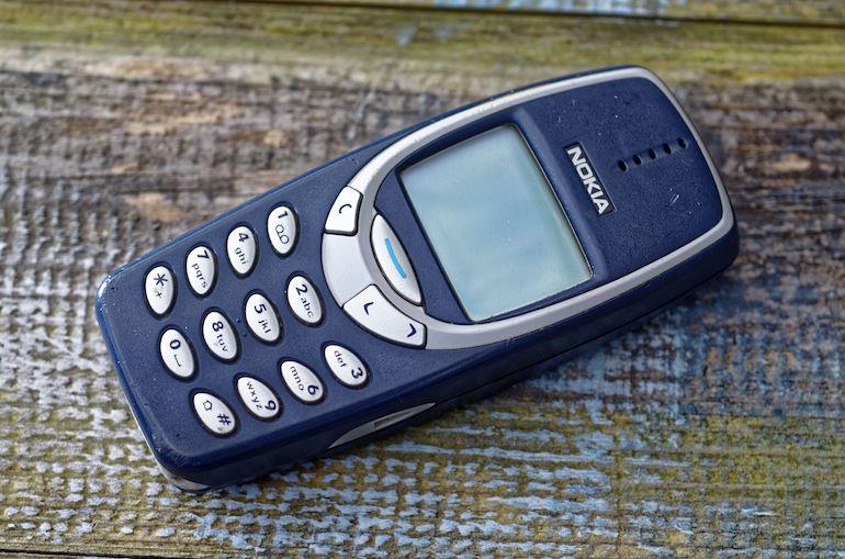 Nokia 3310 on kestävä puhelin.
