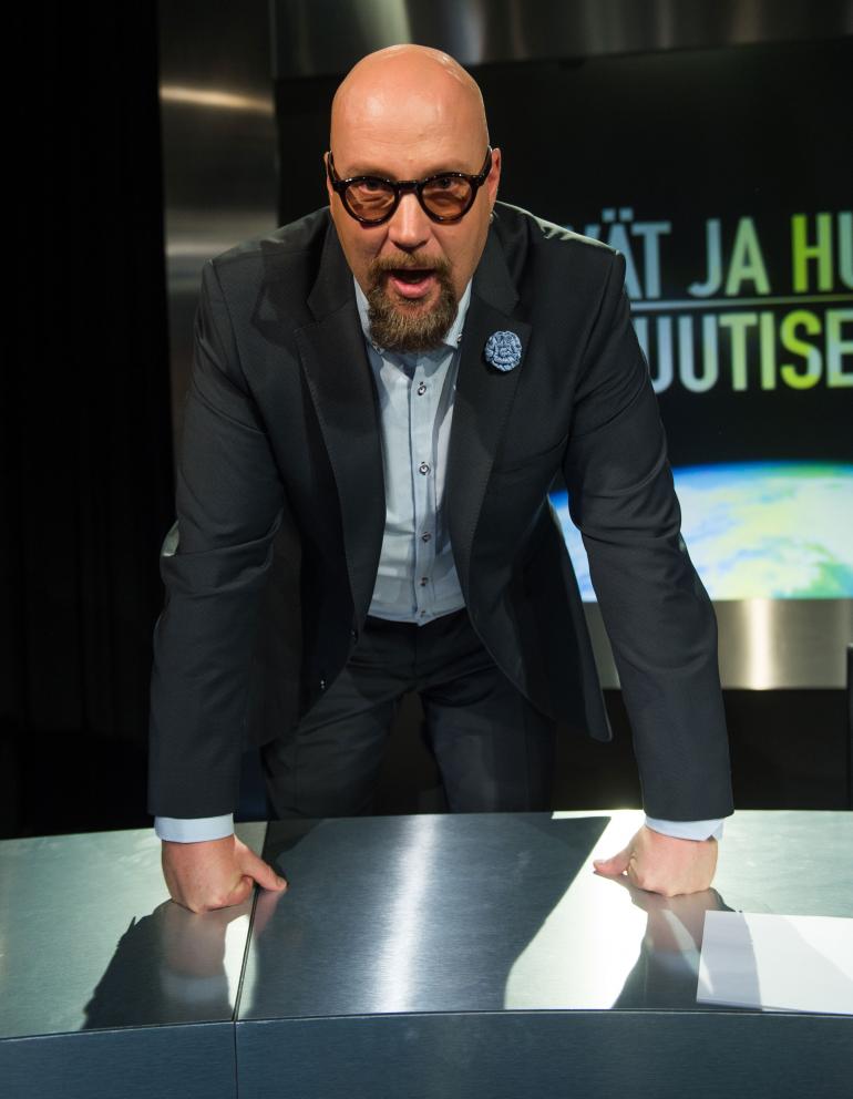 Juha Vuorinen nähdään Nelosen Hyvät ja huonot uutiset -viihdevisailussa.
