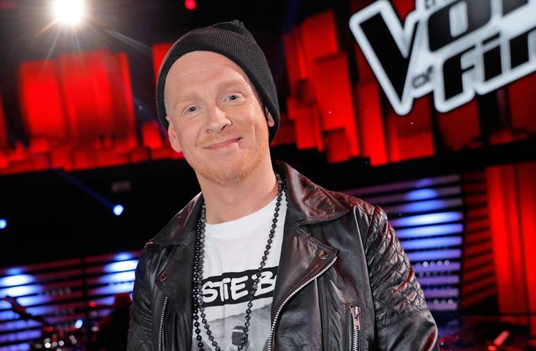 Redrama eli Lasse Mellberg The Voice of Finlandin tähtivalmentajana.