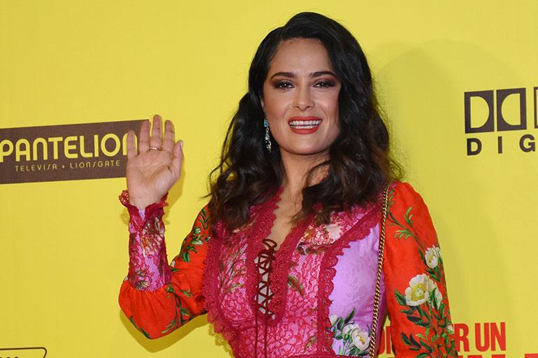 Salma Hayek punaisella matolla