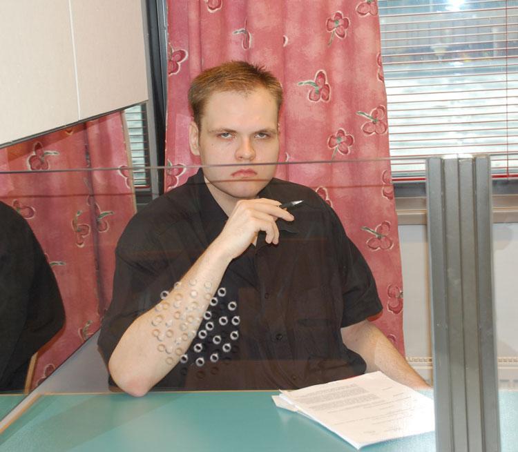 Käräjäoikeus vangitsi pakoilevan Markus Pöngän poissaolevana.