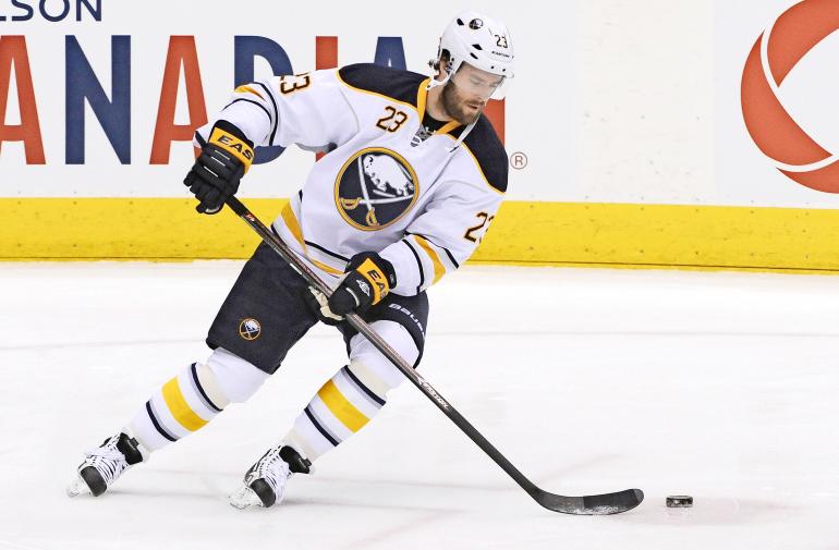 Ville Leino pelasi jättiliksalla Buffalo Sabresissa.