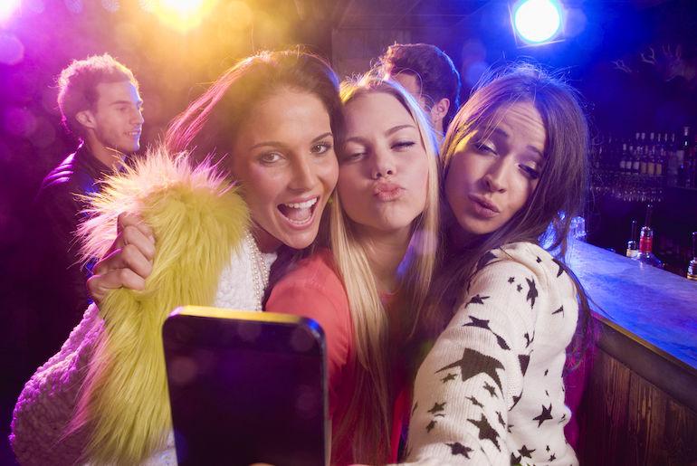 Selfien ottaminen voi aiheuttaa kohtauksen epilepsiapotilaalla.