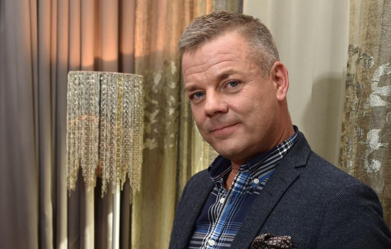 Jari Sillanpää poseeraa Seiskalle