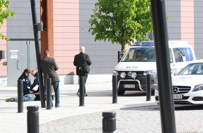 Poliisia tarvittiin rauhoittamaan puoluekokoustunnelmaa.