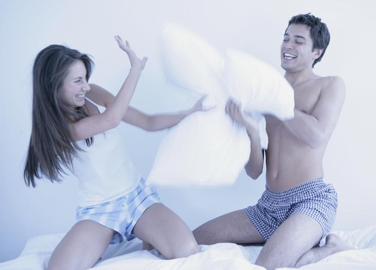 Kodin esineilläkin voi piristää seksielämää.