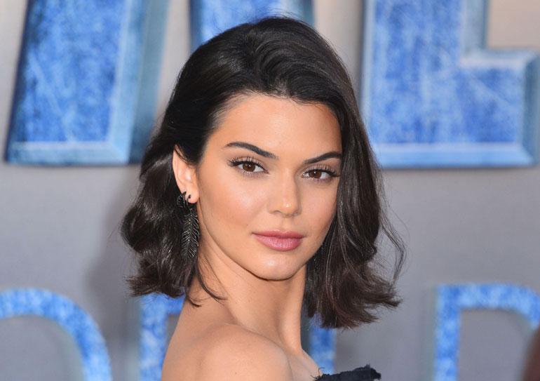 Kendall Jenner nänni valkoinen toppi