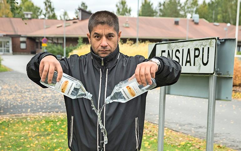 Dimitri poseeraa Seiskalle