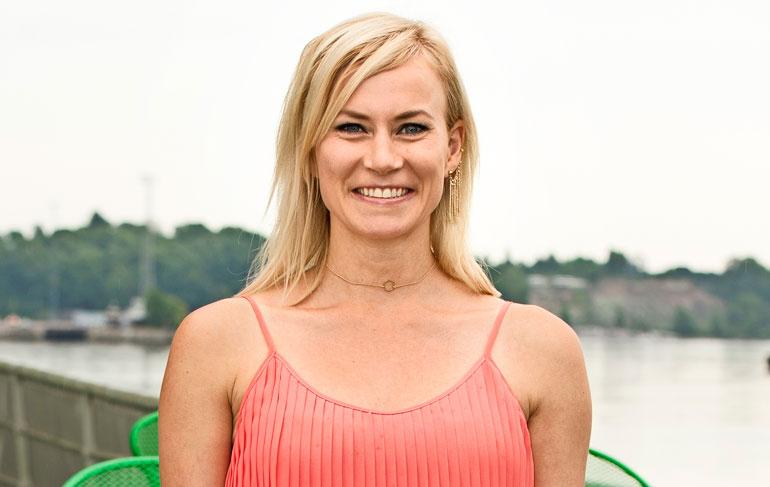 Minka Kuustonen saa kevätvauvan.