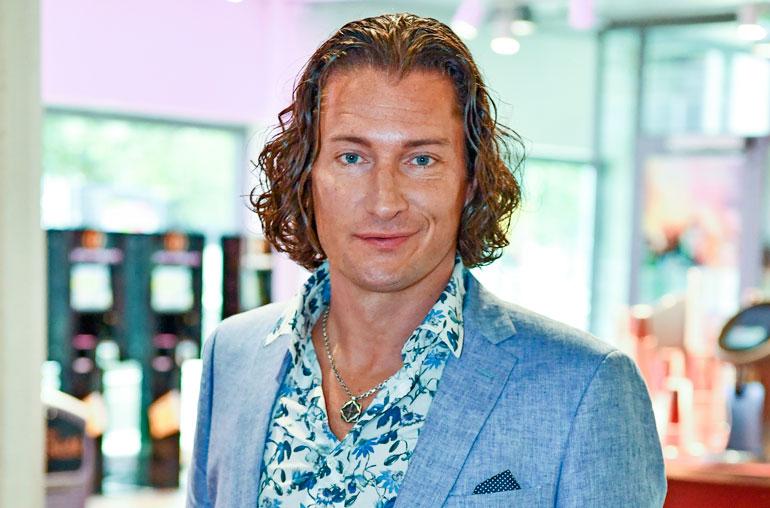 Tomi Metsäkedon ahdisteluskandaali syvenee.