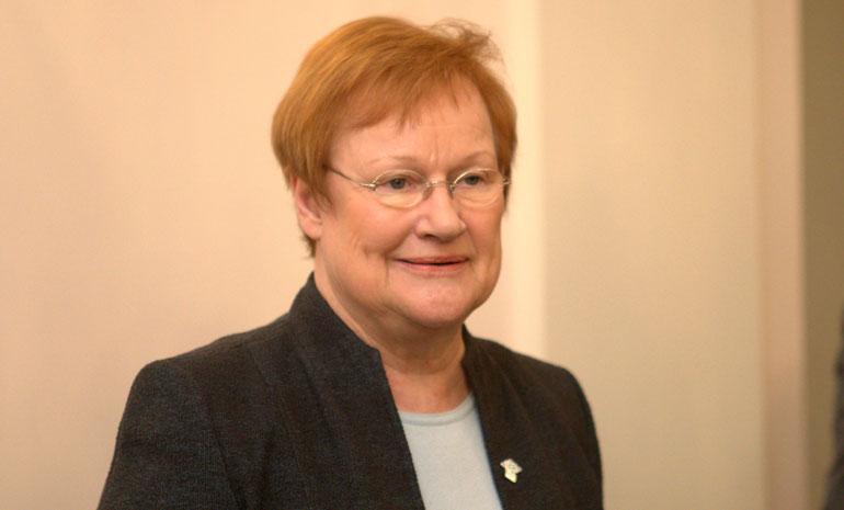 Tarja Halonen juoksi tarjousten perässä.