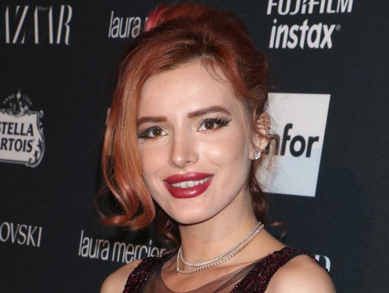 Bella Thorne esiintyy rohkeissa kuvissa.