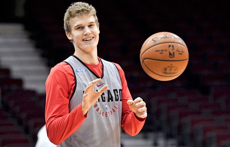 Lauri Markkanen saa vauvan.