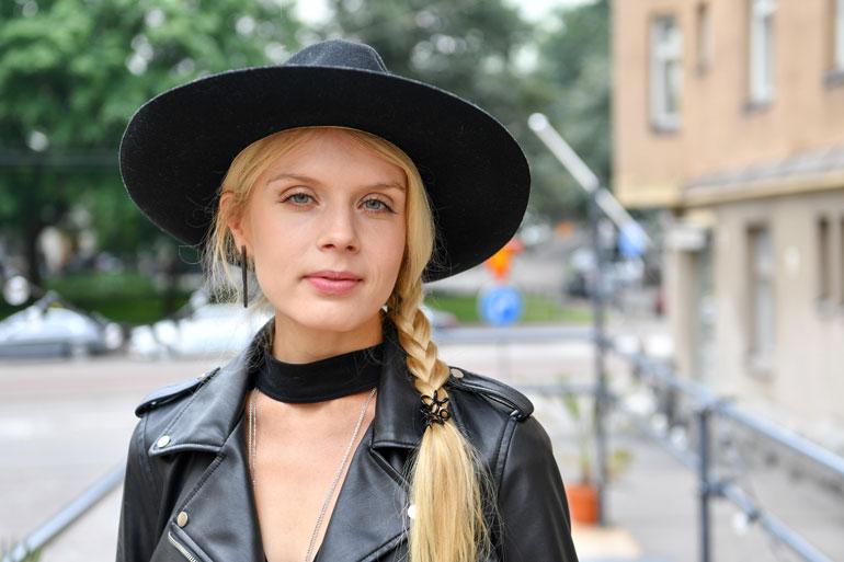 Alina Tomnikov julkaisi bikinikuvan.