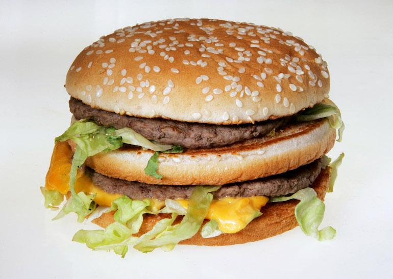 McDonald's kehitti kultaisen Bic Macin.