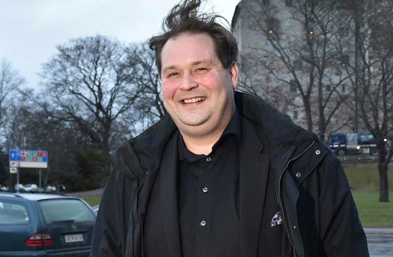 Jethro Rosted juhli Turun yössä.