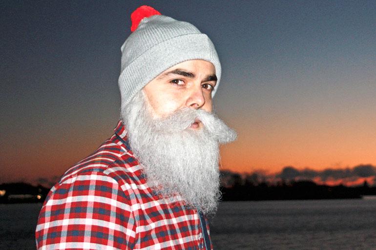 Ari Koponen tunnetaan hyväntekeväisyyshahmo Borther Christmasina.