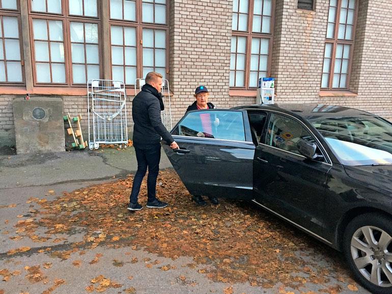 Tarja Halonen ja kuski.