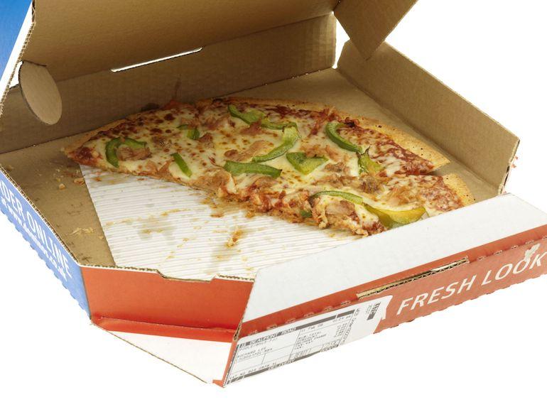 Häirikkö ostaa paljon pizzaa.