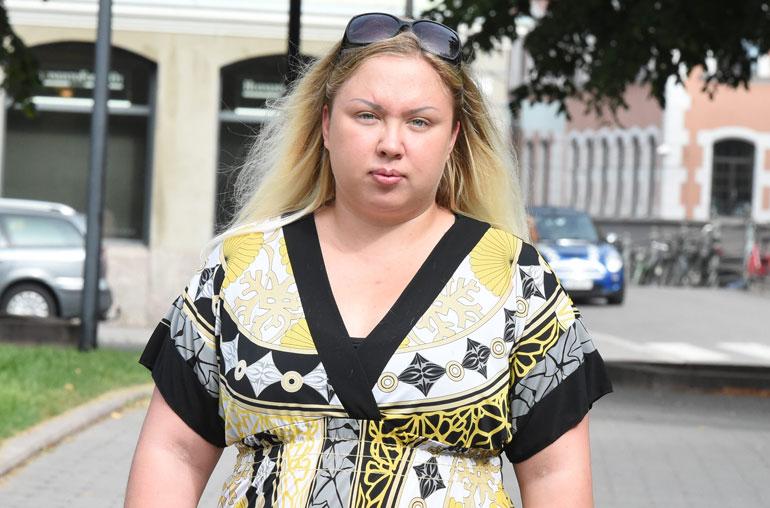 Henna Kalinainen avautuu seksuaalisuudestaan.