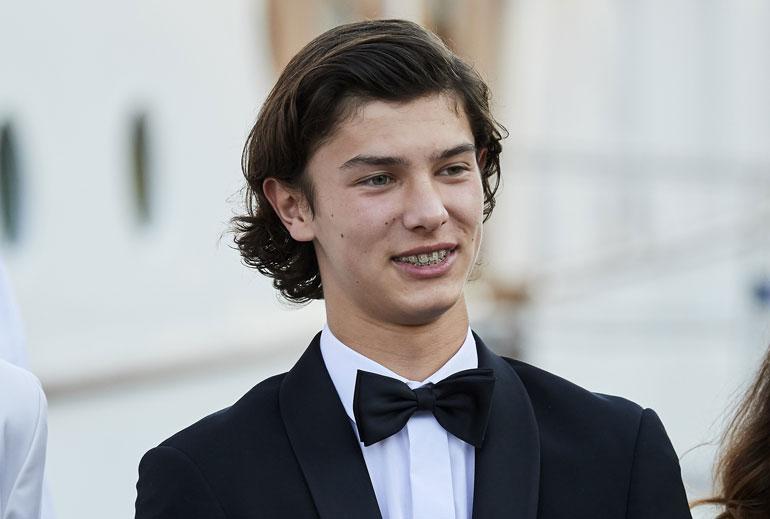 Prinssi Nikolai ryhtyi malliksi.