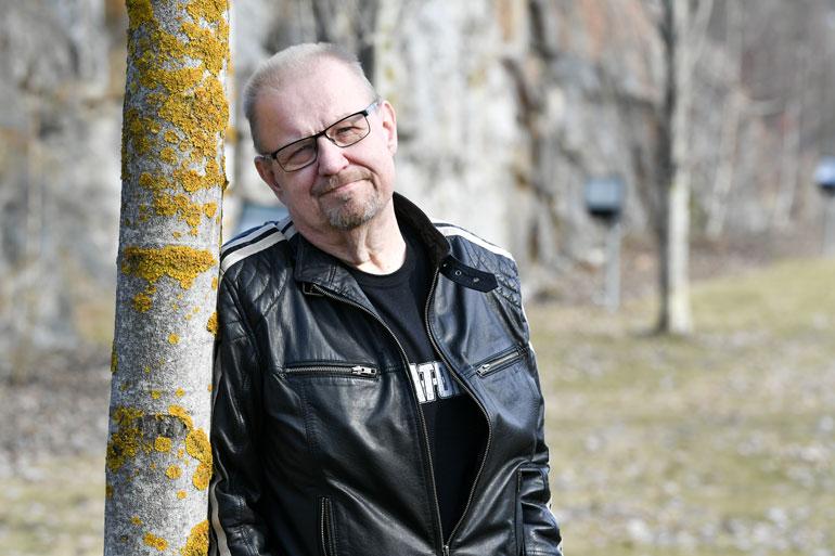 Jope Ruonansuu taistelee syöpää vastaan.