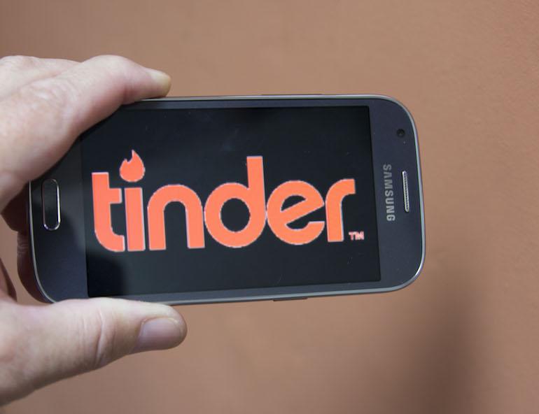 Tinderillä voi tienata rahaa.