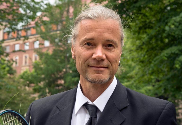 Tennisvalmentaja Jari Hedmanin tytär työskentelee mallina.