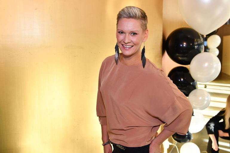 Heidi Sohlberg kisaa rahapalkinnosta.