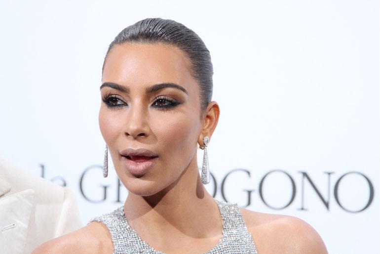 Kim Kardashian aloitti contouring-villityksen.