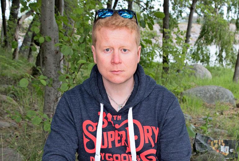 Sampo Kaulanen turruttaa masennustaan alkoholilla.