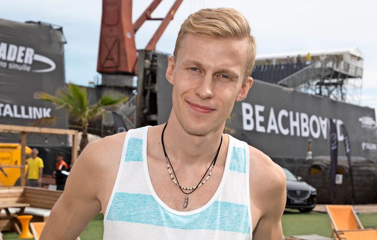 Roni Bäck saa paineita suosiosta.