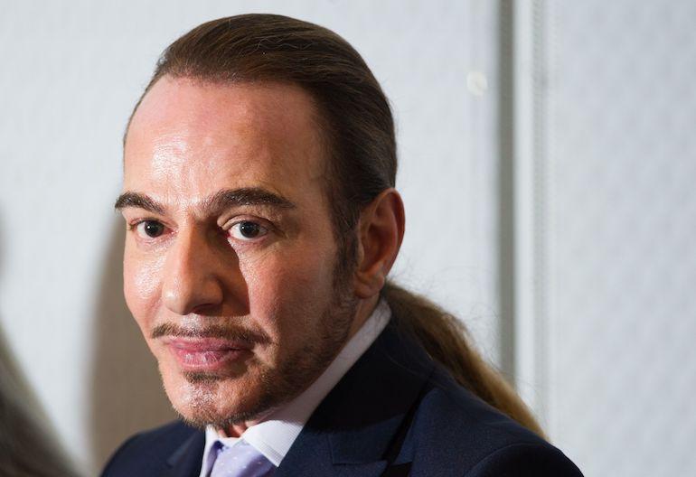 Galliano esitteli epäkäytännölistä muotia.
